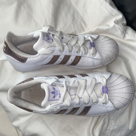 Reflective adidas sneakers - Picture 2 of 5